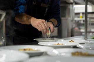 Machine sous vide professionnelle : cloche ou aspiration externe ?