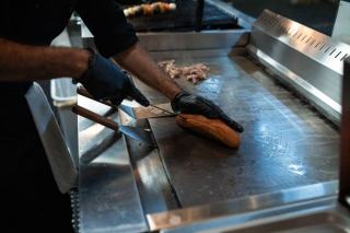 Matériel de restauration pour bruschetta : grills et équipements